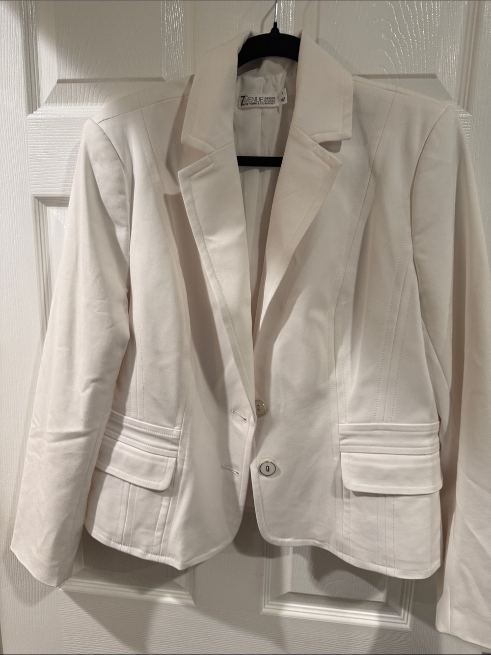 New York & Company White Single-Breasted Tailored Blazer